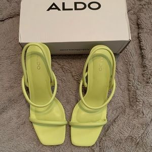 Aldo Karla neon yellow/lime heel size 7